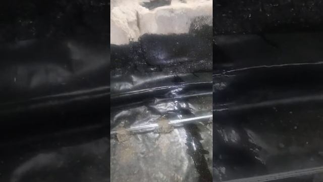 Подготовка к заливке стяжки в подвале, установка маяков.