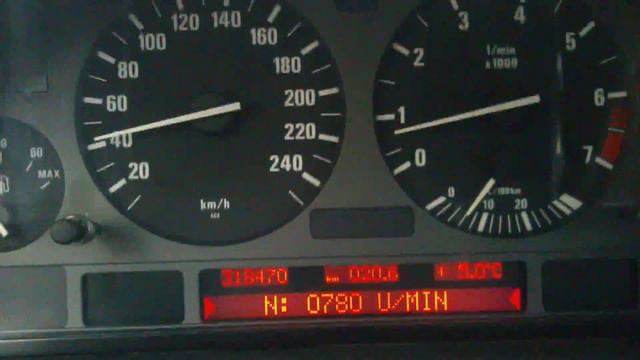 Газует сама в движнии