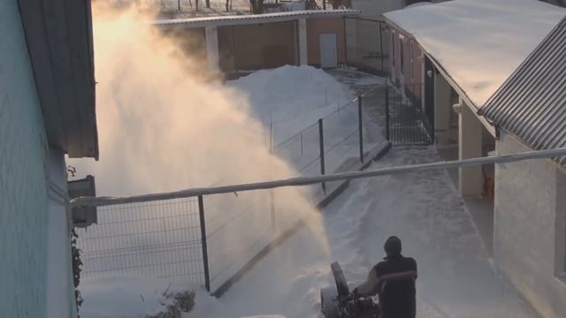 Не нужен нам снег зимой, нежен летом когда зной