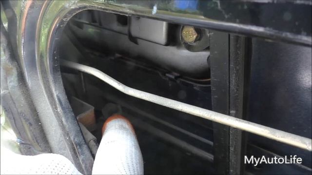 Ремонт дверей: снятие обшивки и замена ручек