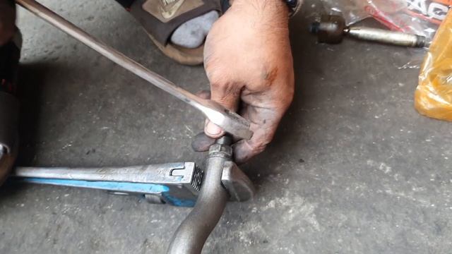 HOW TO CHANGE TIE RAD,RACK END,TOYOTA RAV4 2015