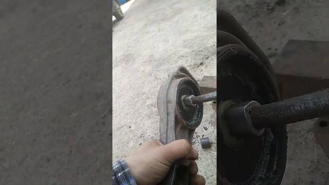 Ремонт подушки двигателя Шевроле Авео т-300. 6 часть.
