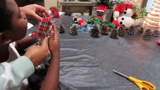 Easy! HOLIDAY CRAFTS For Kids! | Dollar Tree | Vlogmas 2022 |