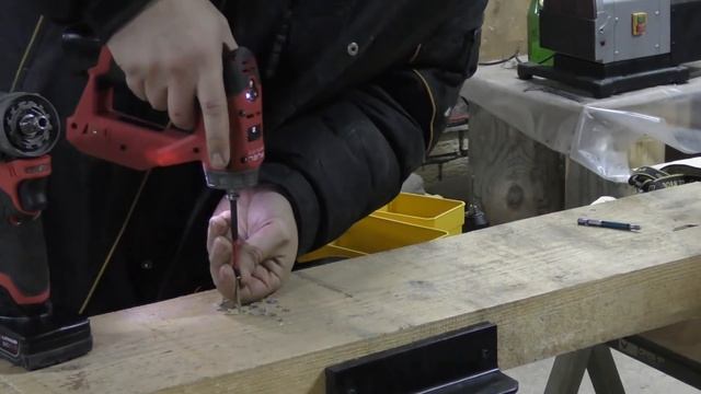 Ударный, электронный, беспатронный шуруповерт Milwaukee FPDX.