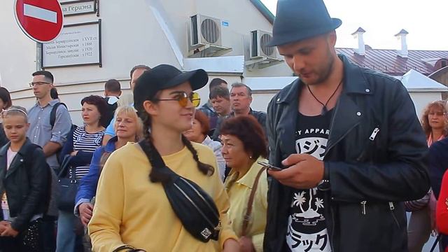 Минск. Пешеходка 8ч.(31). 26.08.2017. Аккордеон и скрипка 5! И зрители!