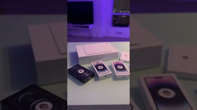 Buy Apple On New Year #asmr #apple #iphone #macbook #magsafe