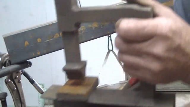 Магнитное крепление с карабином. Полезный девайс для мастерской от магазина Мир магнитов.