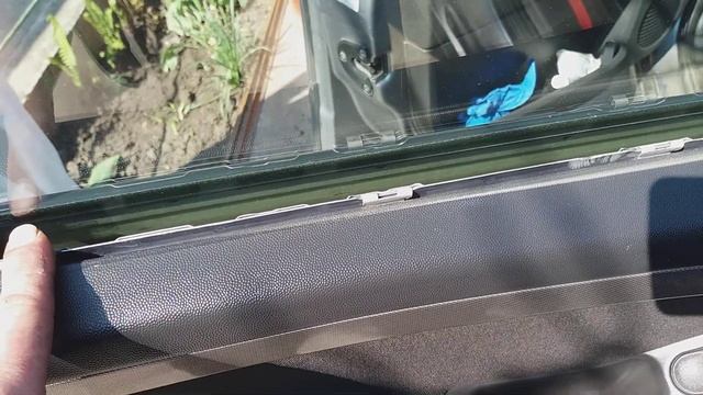 Ремонт дверей: снятие обшивки и замена ручек