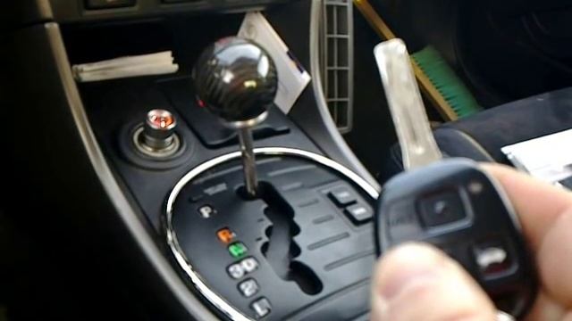 Remotely Backing Up A Lexus IS200 By Key Remote Control