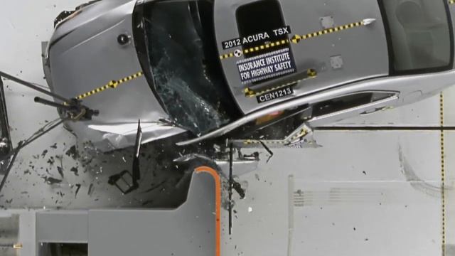 2012 Acura TSX Driver-side Small Overlap IIHS Crash Test