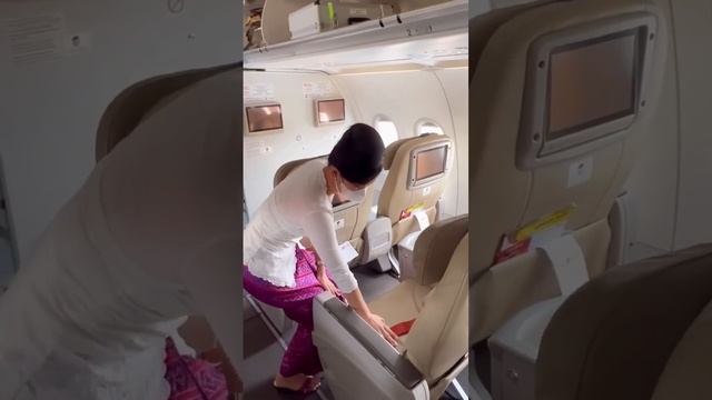 Beautiful Batik Air Hostess At Halim Perdana Kusuma Airport, Jakarta #airhostess #batikair #batik