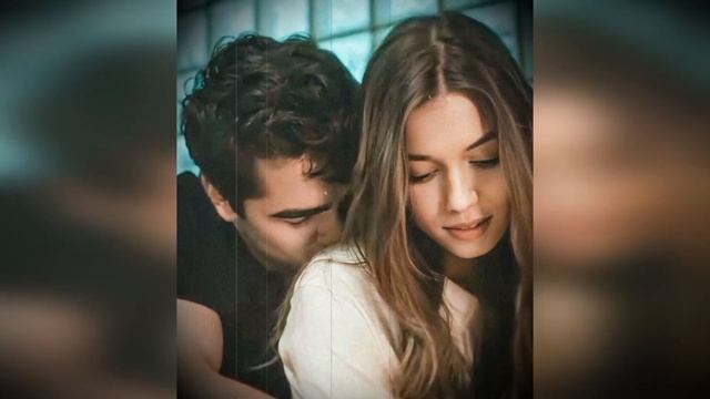 Mert Ramazan Demir y Afra Saraçoğlu pasan unas vacaciones llenas de amor en París