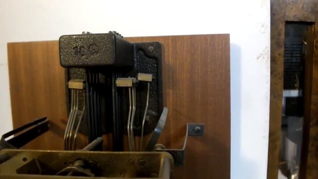 Настенные часы Hermle Comtoise 110 см