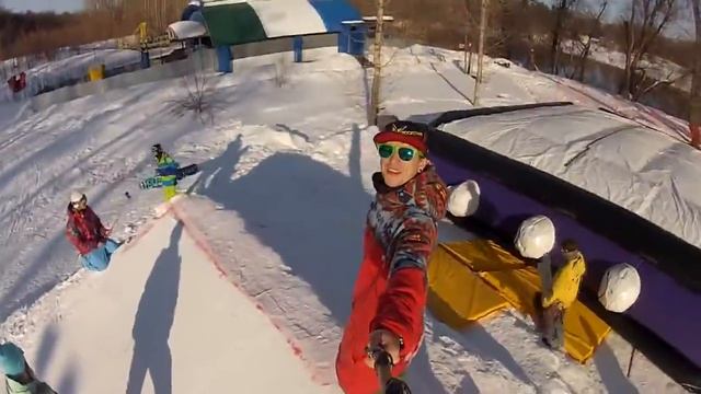 Прыжки в надувную подушку под музыку Rammstein