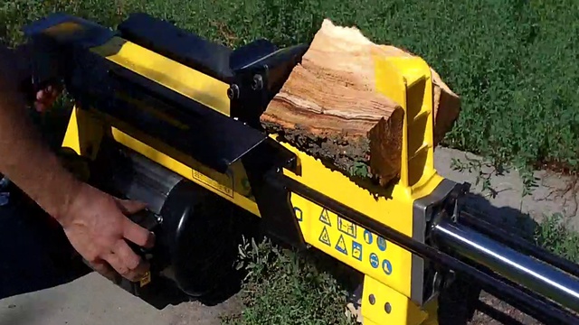 Электрический гидравлический дровокол Sadko ELS-2200 