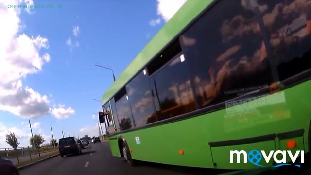 Кто не прав? Водитель автобуса или легковушки?