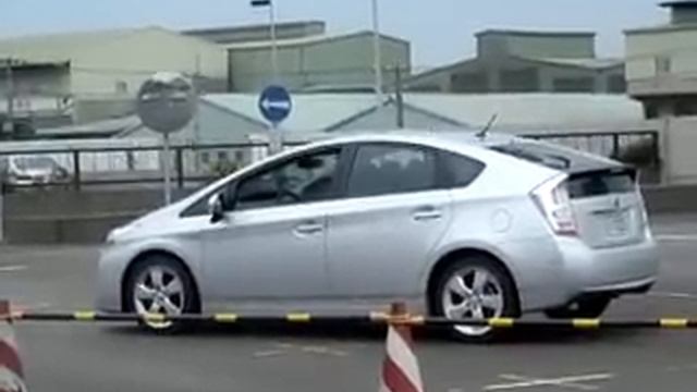 第三代PRIUS之IPA(智慧型停車輔助系統)-倒車入庫篇