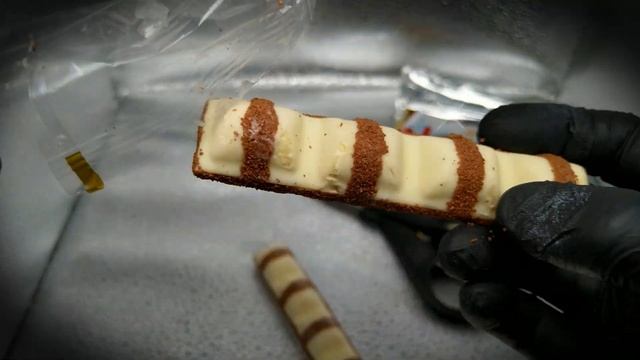 Satisfying KINDER BUENO WHITE Unpacking & Crushing With Yummy 4K Boosted ASMR?