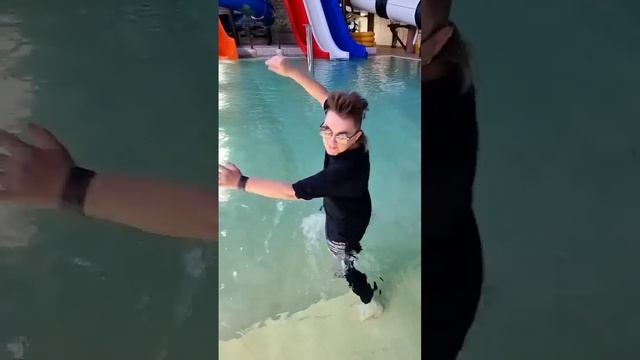 Чудушко в аквапарке