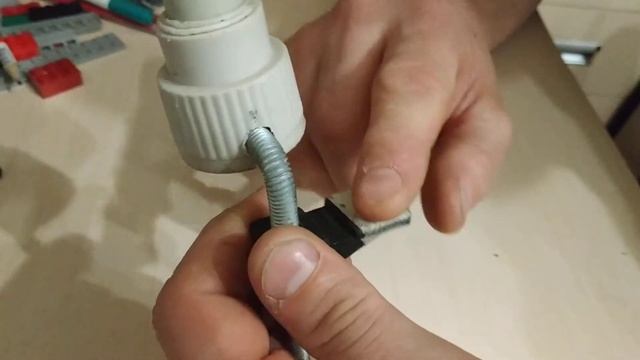 Крепление для настольной лампы своими руками.