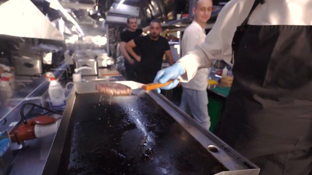 Фудтрак Black Star Burger, Ромы «Курочка», Праймбиф от «Еда На Колесах». METRO EXPO.