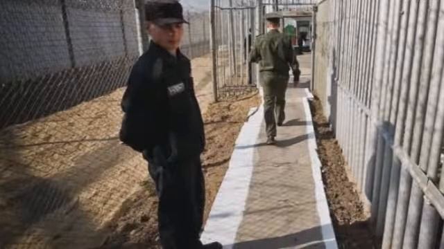 зона Помывочный день на пронке  Как моются арестаны