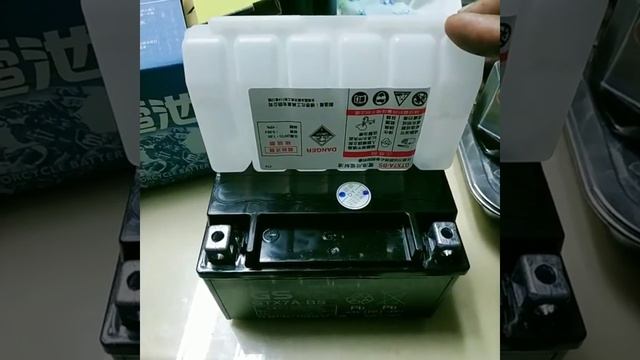 GTX7A-BS蓄電池加注電解液的過程