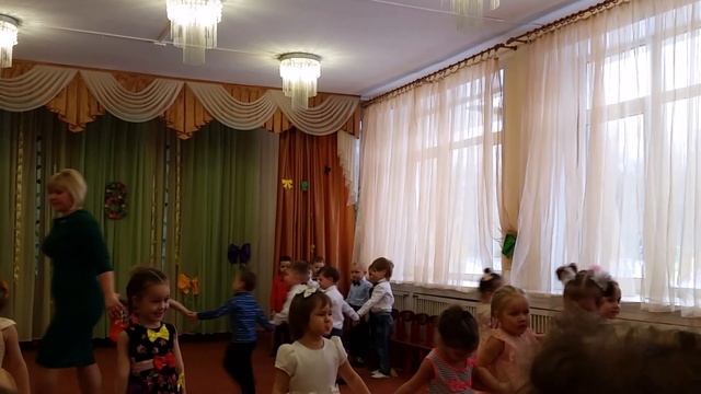 ДЕТСКИЙ САД..УТРЕННИК ДЛЯ МАМ И БАБУШЕК