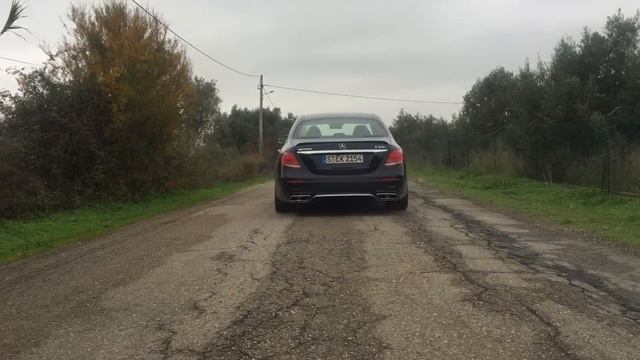Mercedes-AMG E63 S - Sound And Acceleration