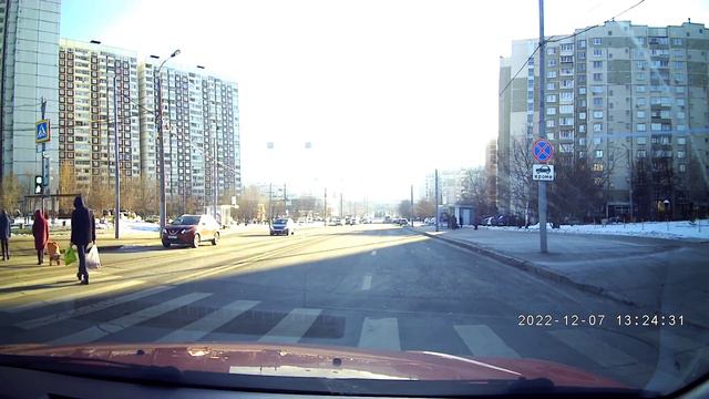 Разворот на перекрестке в Бутово. Ученик не справился при развороте. Бутовский маршрут ГИБДД.