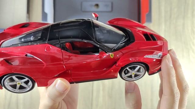 Unboxing Burago Ferrari LaFerrari 1:18 Scale Supercar Diecast Model