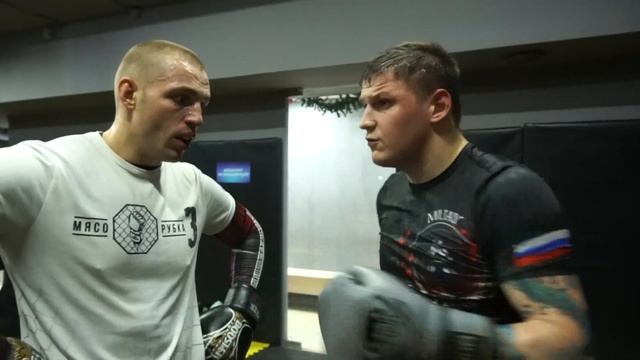 Джиу-Джитсер отхватил на спаррингах у Тайцев