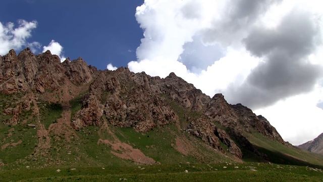 облака в горах Заилийского Алатау