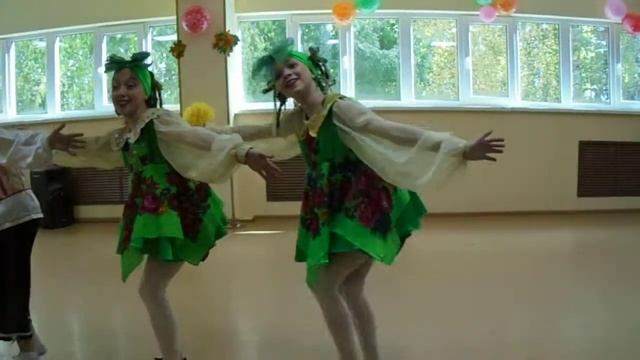 День пожилого человека в Орджоникидзевском троллейбусном депо.(Танец.)