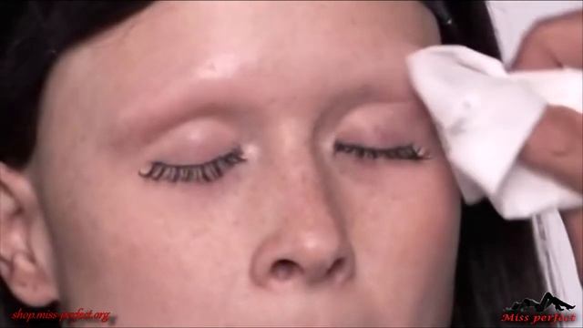 Мастеркласс по нанесению дневного и вечернего макияжа