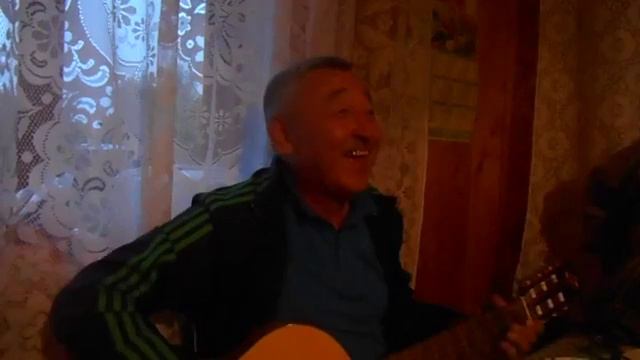 с душой поет Мужик