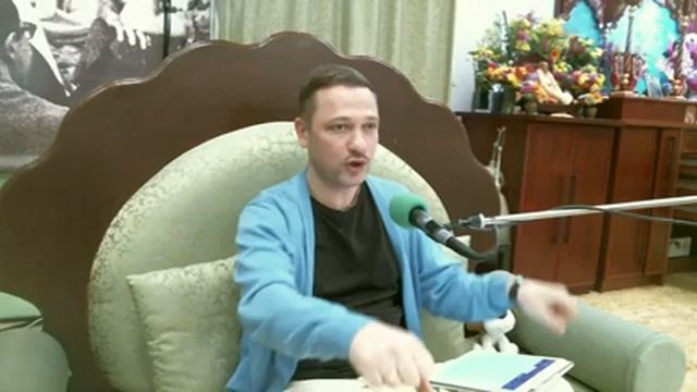2017.02.12. Вс. - СПб, КЦ Гаура - Воскресная программа и Киртаны, Е.М. Веданта Крит Прабху