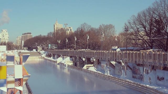 Зимний день в парке