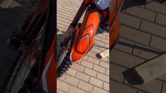 Кроссовый мот crf 250.