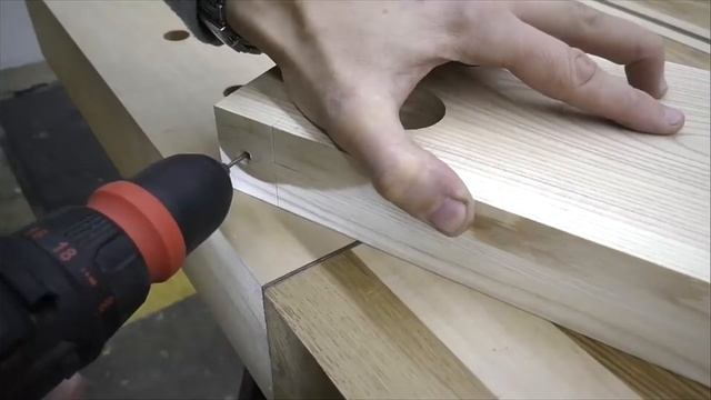 Как сделать ЛОКАТОР настольной дрели из старых автомобильных амортизаторов Шикарный Инструмент.