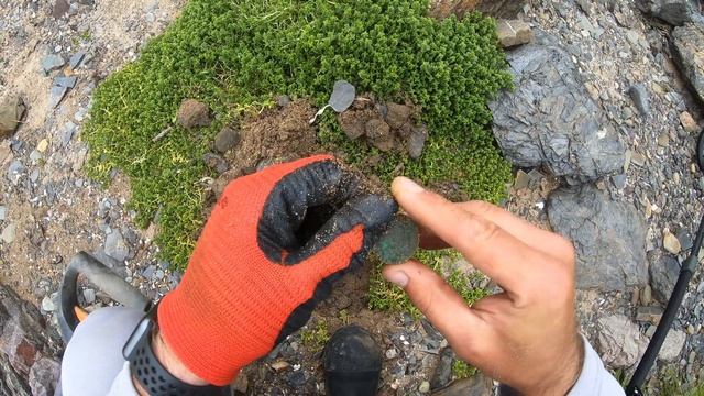 Снова КОЛЬЦА! КРЕСТ! СЕРЬГА! ОНО! или опять говно? Пляжный поиск золота на острове с Deus 2