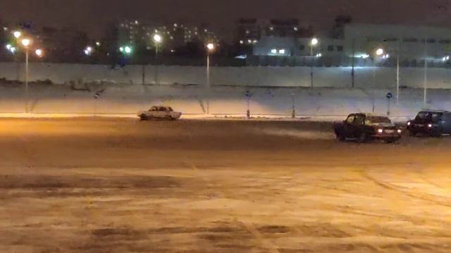 Дрифт на ВАЗ(ах) , парковка Ашан 
