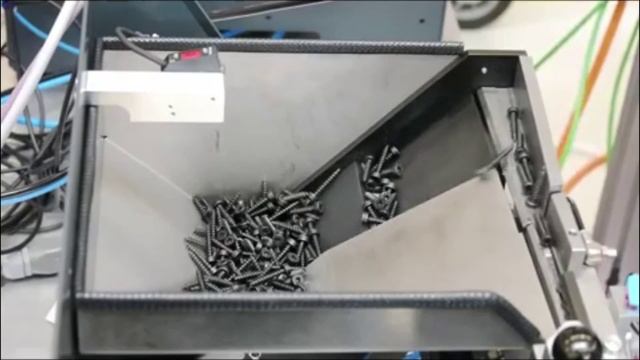 Step Feeder STF [STOGER]