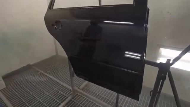 Нанесение лака Hb Body 698. Первый слой.