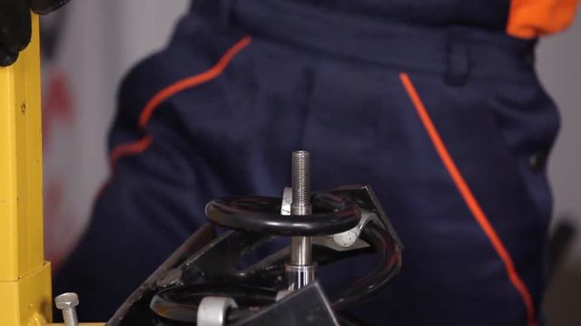 Hvordan Bytte Forhjulsopphengs Spiralfjær På MERCEDES VITO W639 [AUTODOC-VIDEOLEKSJONER]