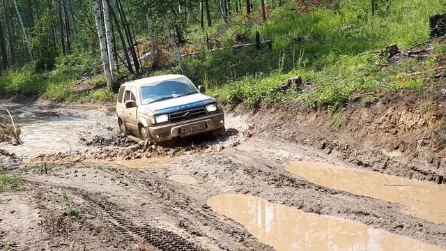 Toyota Hulix Surf. Проходимость автомобиля по грязи