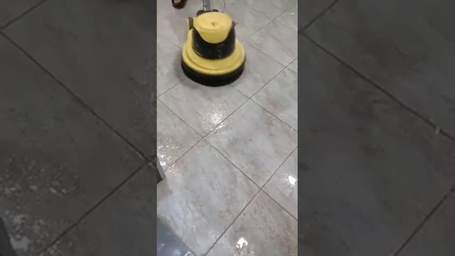 Размывка полов в фитнес-центре