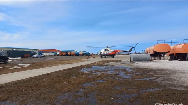 Один ми-8т и два ми-8п, посадка, запуск, взлёт