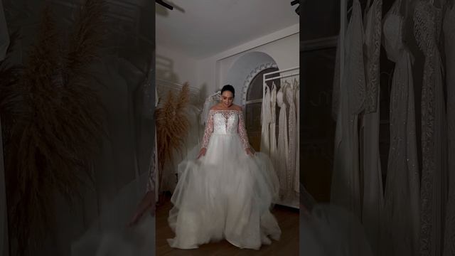 Блестящее свадебное платье