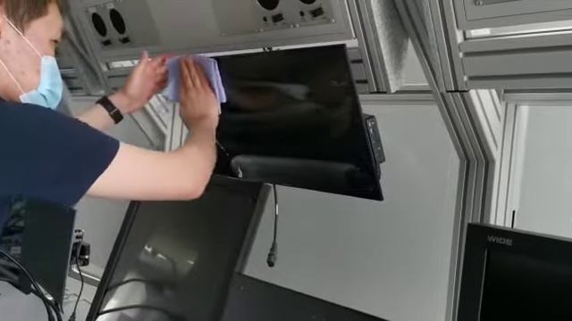 Очиститель стёкол Axiom.